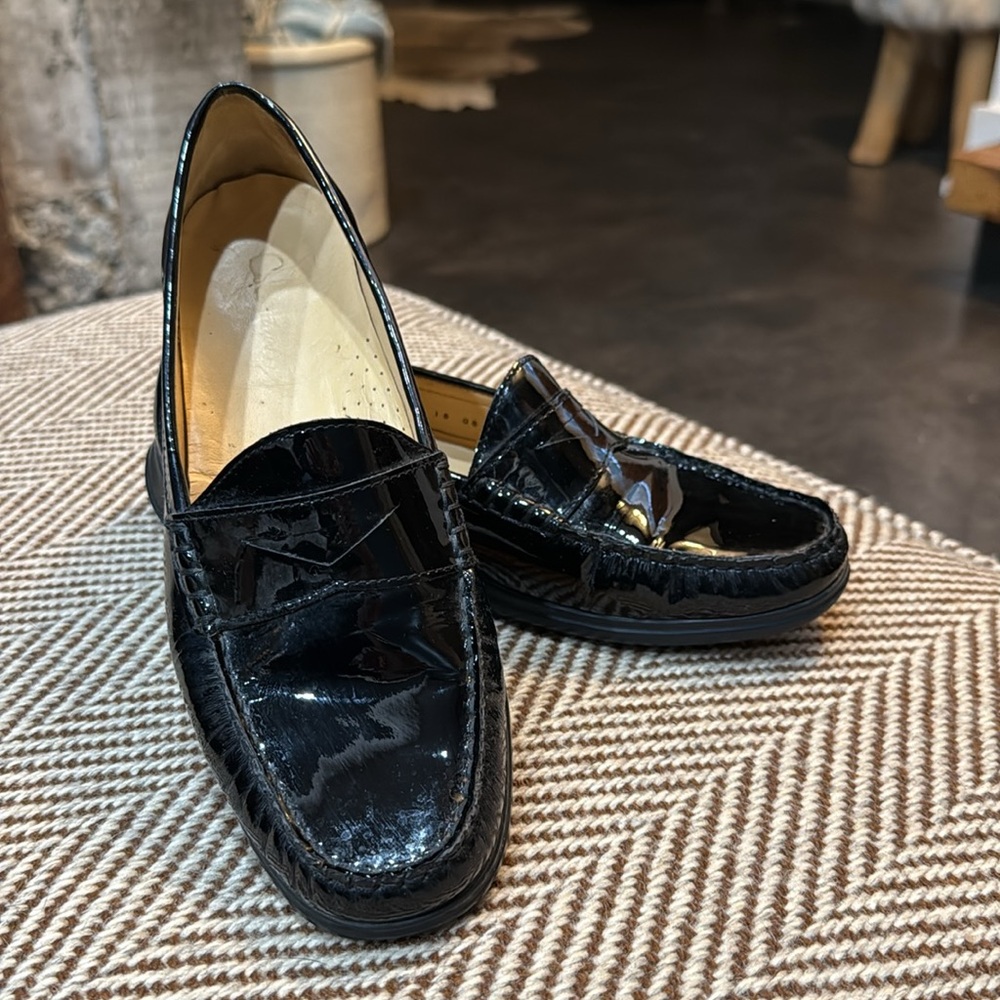 Cole Haan Nike Collab. Patent leather penny loafers/driving shoe. - Picture 2 of 4